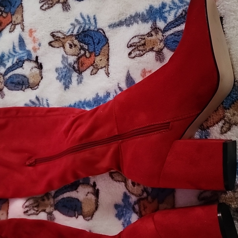 ✨️❤️NWB  HOT TOPIC RED VELVET ZIPPER THIGH HIGH BOOTS/ SEXY/ FUN❤️✨️ - Picture 4 of 8